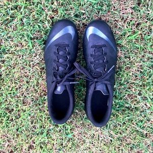 Preowned Nike Soccer Cleats black men’s size 8